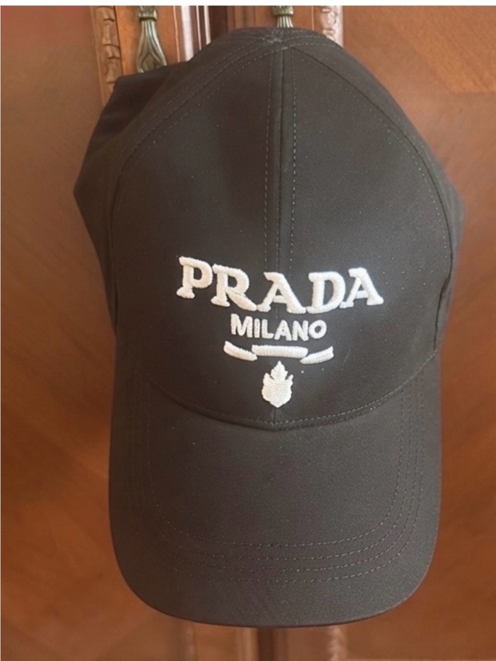 Prada Black
Canvas w/ white embroidered
Logo Baseball Cap-Women's Medium - Picture 2 of 5
